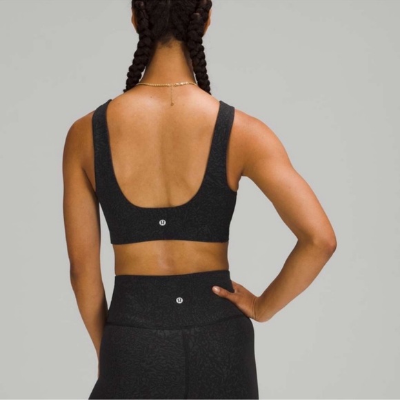 Lululemon Everlux Cut-Out Train Bra *Medium Support B/C Cups Crunch Black size 4 - Picture 3 of 7